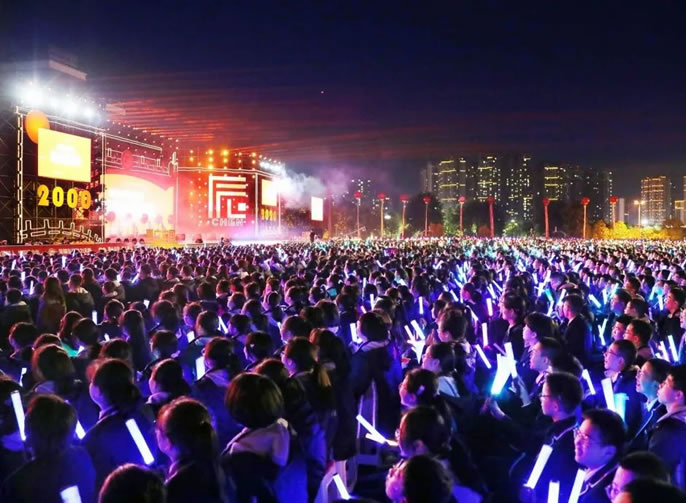 綿陽東辰國際學(xué)校20周年校慶?？?期丨東辰教育的三大貢獻(xiàn)與成功四大原因